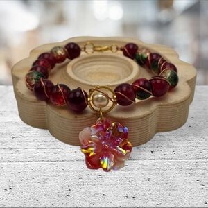 Handmade wirewrapped Elegant Floral Charm Bracelet
